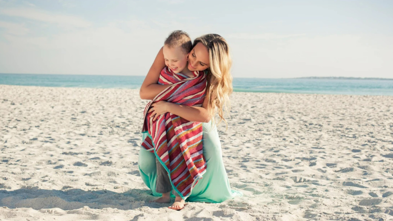 khăn tắm đi bơi2 khăn bông cho mùa hè Khăn tắm đi biển