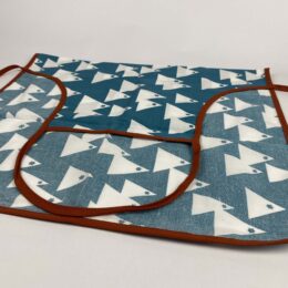 Tạp dề vải giá rẻ chất liệu vải mỏng nhẹ TD-02