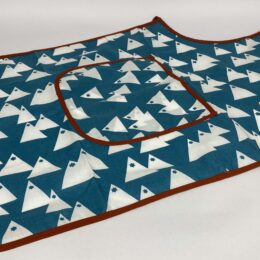 Tạp dề vải giá rẻ chất liệu vải mỏng nhẹ TD-02